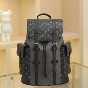 The compact backpack reinterprets the rugged, unpretentious spirit of a hiking pack in Monogram canvas. Its distinctive design seamlessly transitions between work and leisure, embodying a premium lifestyle. 41 x 47 x 13 cm (L x H x W)